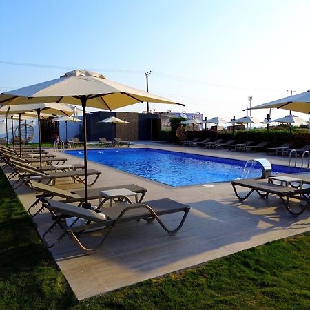 Cezar'S Airport Hotel Nicosia Ngoại thất bức ảnh
