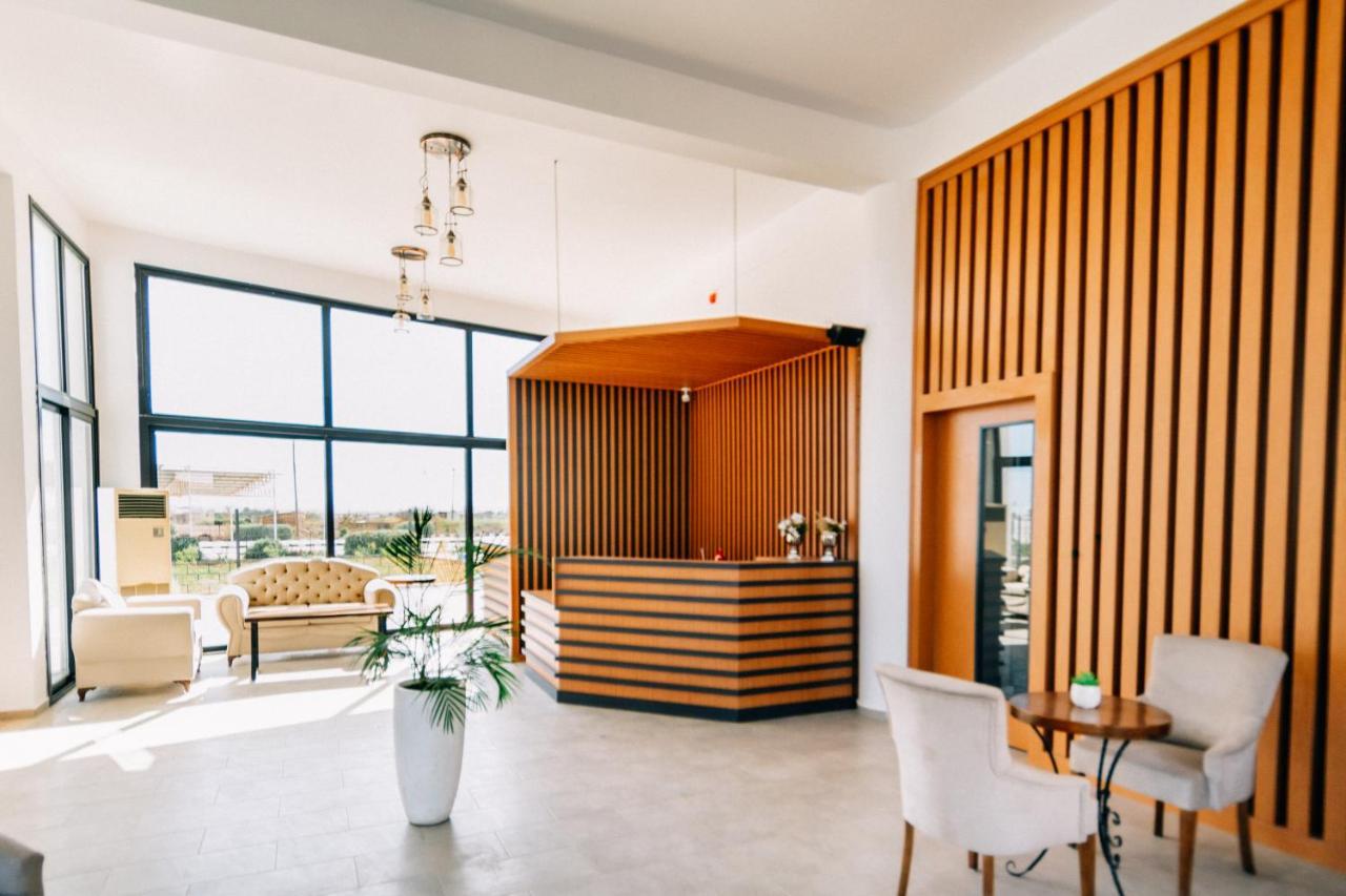Cezar'S Airport Hotel Nicosia Ngoại thất bức ảnh