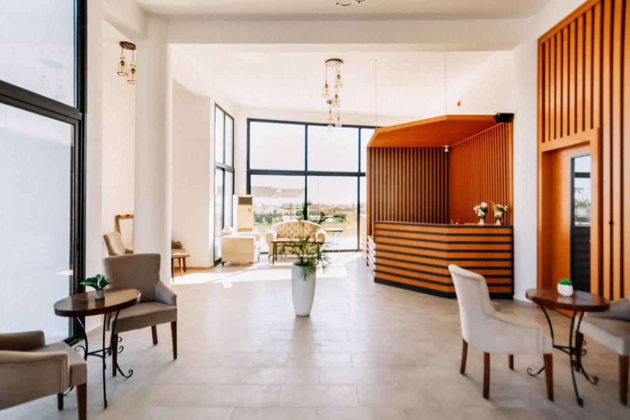 Cezar'S Airport Hotel Nicosia Ngoại thất bức ảnh