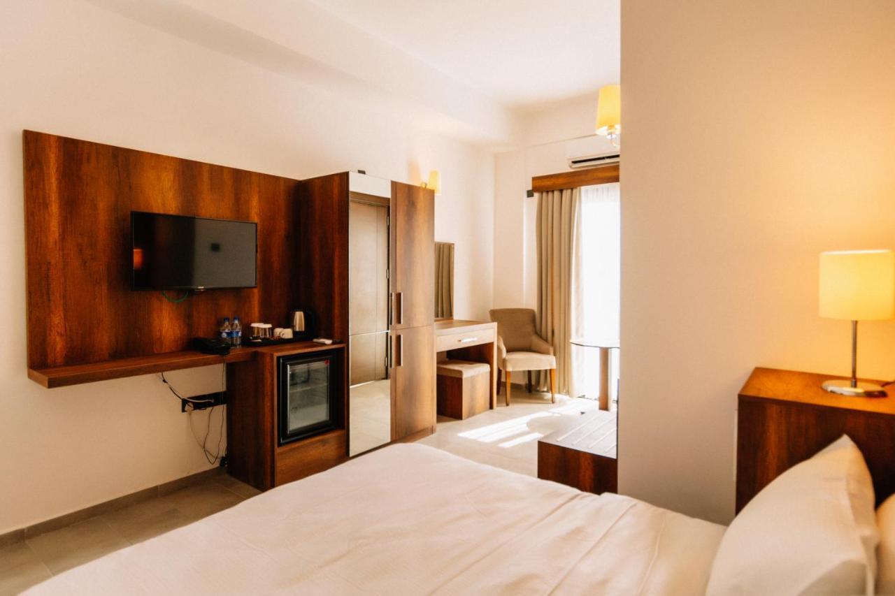 Cezar'S Airport Hotel Nicosia Ngoại thất bức ảnh