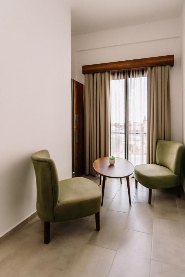 Cezar'S Airport Hotel Nicosia Ngoại thất bức ảnh