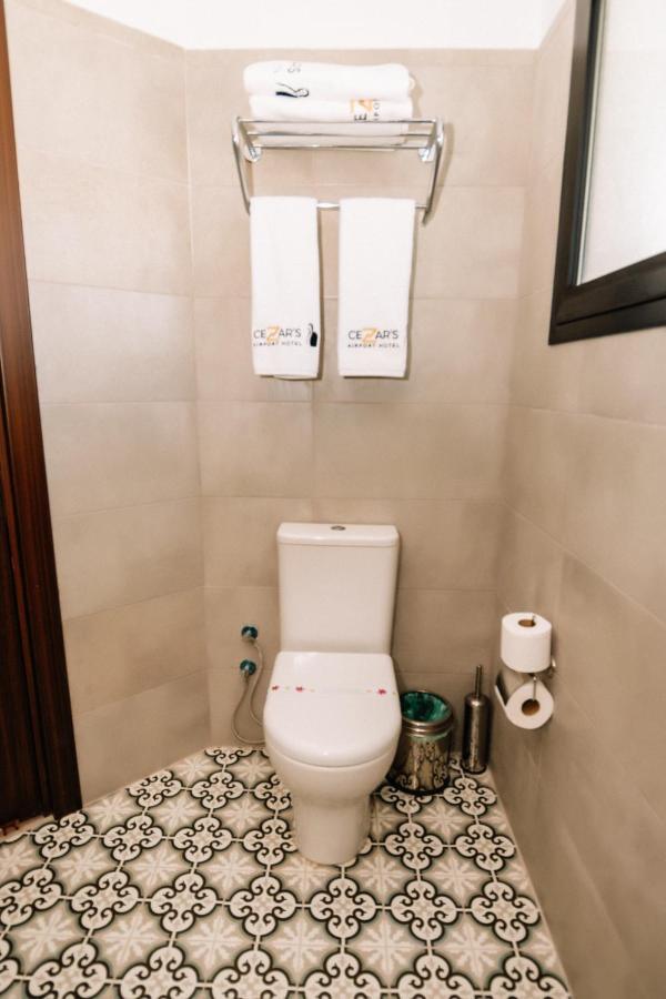 Cezar'S Airport Hotel Nicosia Ngoại thất bức ảnh